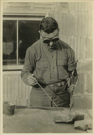 Illustration for article titled Horrifying Vintage Army Medical Photos Make Me Appreciate Modern Medicine Even More